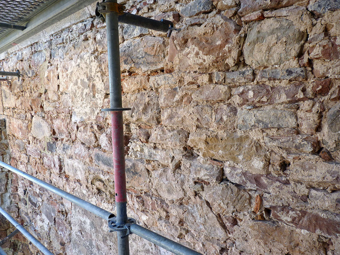 Arbeiten an der Südfassade (Foto: Karl-Franz Thiede)